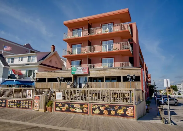 Americana Motor On Boardwalk *