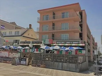 Americana Motor On Boardwalk